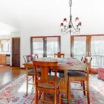 Cat Hill - 436 Tamarack