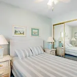 Westwood --- 828 Westwood Ave, Unit B