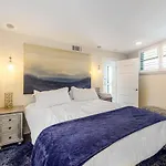 Sea Colony Ocean --- 1205N Edgewater House