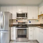Townhome With Screened Porch 1 Mi To Bethany Beach!