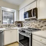 Bethany Beach Townhome Walk To Beach And Boardwalk!