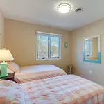 Family Townhome With Deck Walk To Bethany Beach!