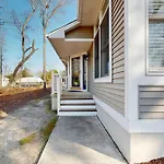 Salt Pond - 1 Heron Ct