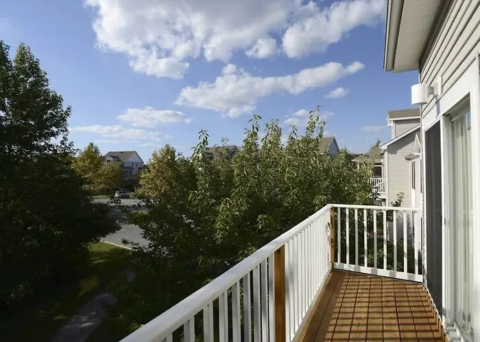 Sea Colony Pinewood III
