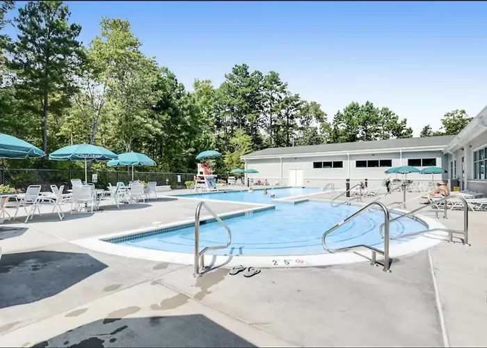Sea Colony --- 403 Farragut House Road