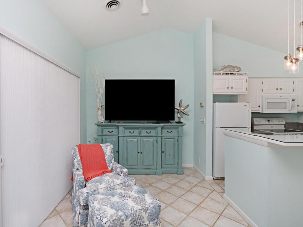 Sea Colony West Pine Apartment
