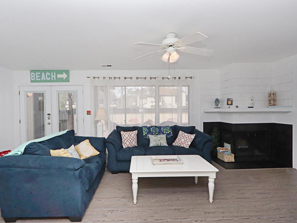 Sea Colony Singles * Bethany Beach
