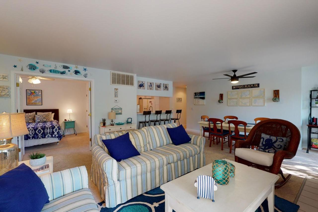 Sea Colony Pinewood Ii *