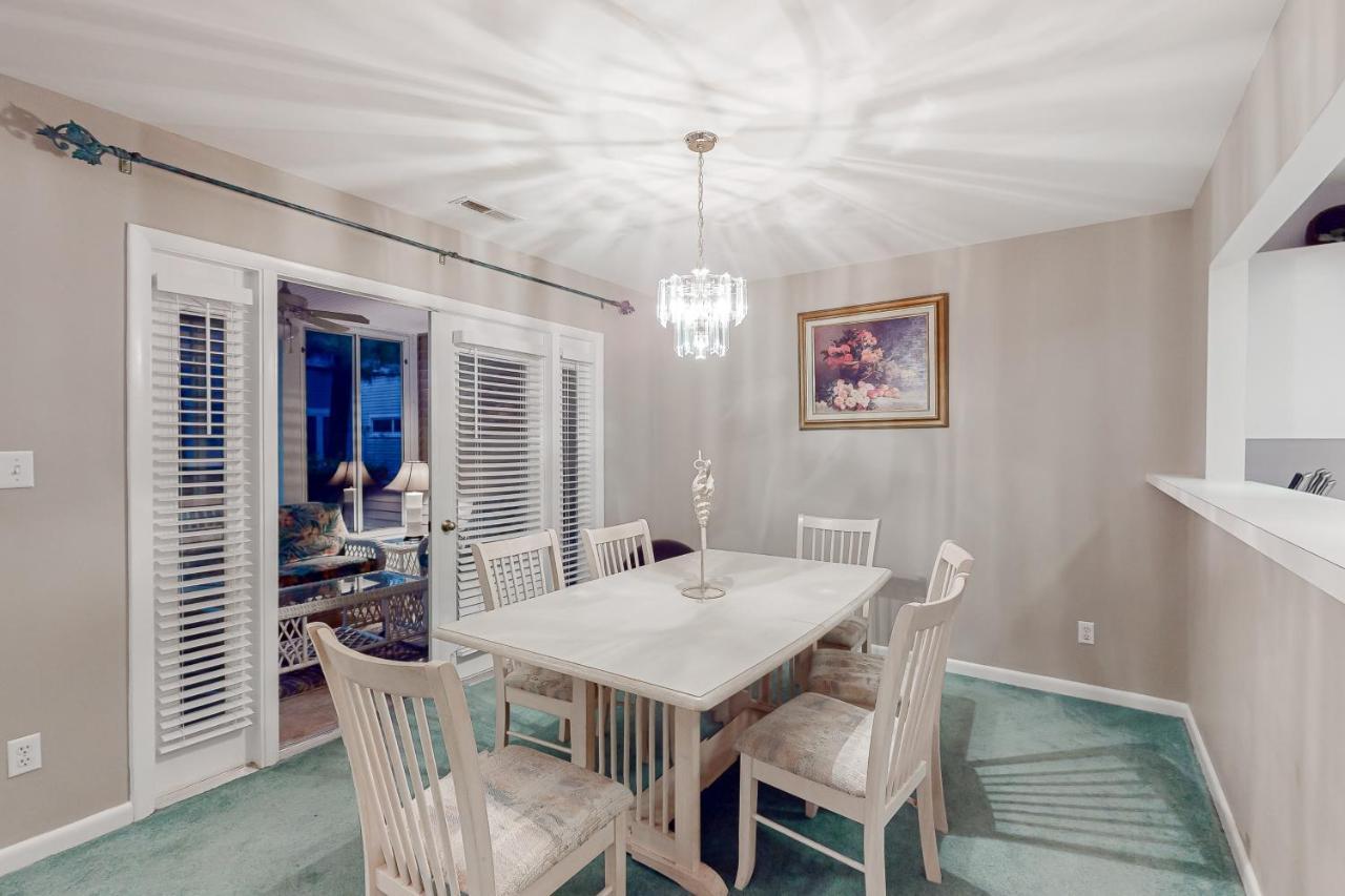 Sea Colony - 53010 Lakeshore *