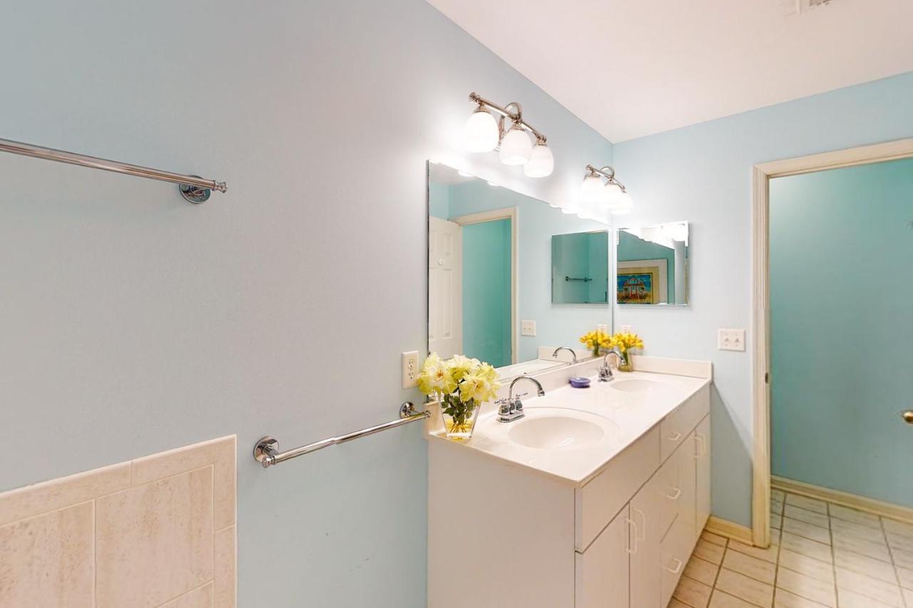Sea Colony Whispering Pines Ii Apartment