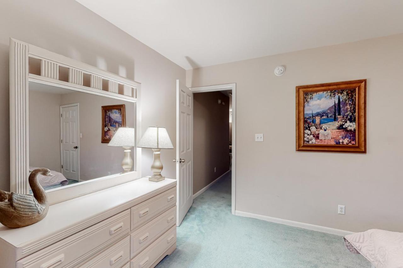 Sea Colony - 53010 Lakeshore *