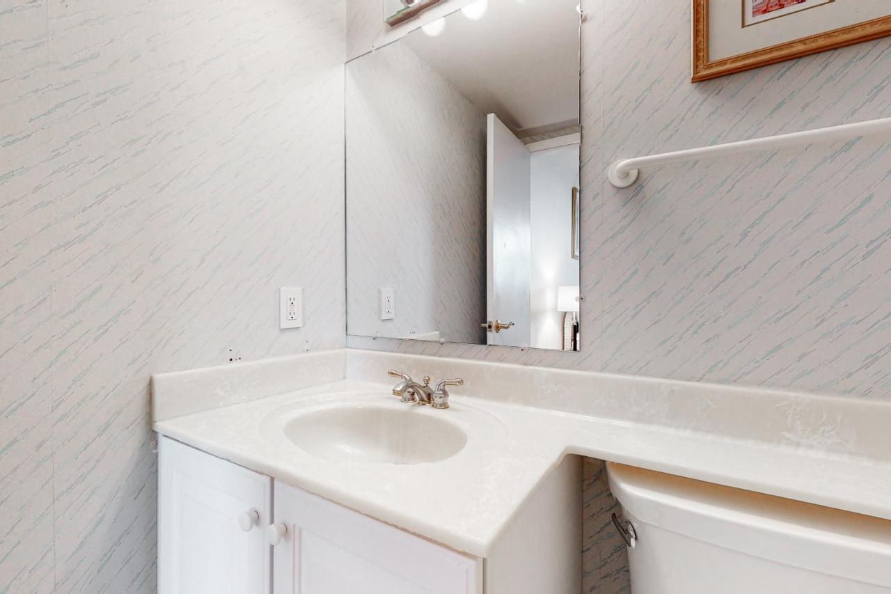 Sea Colony --- 508 Brandywine House Apartment *