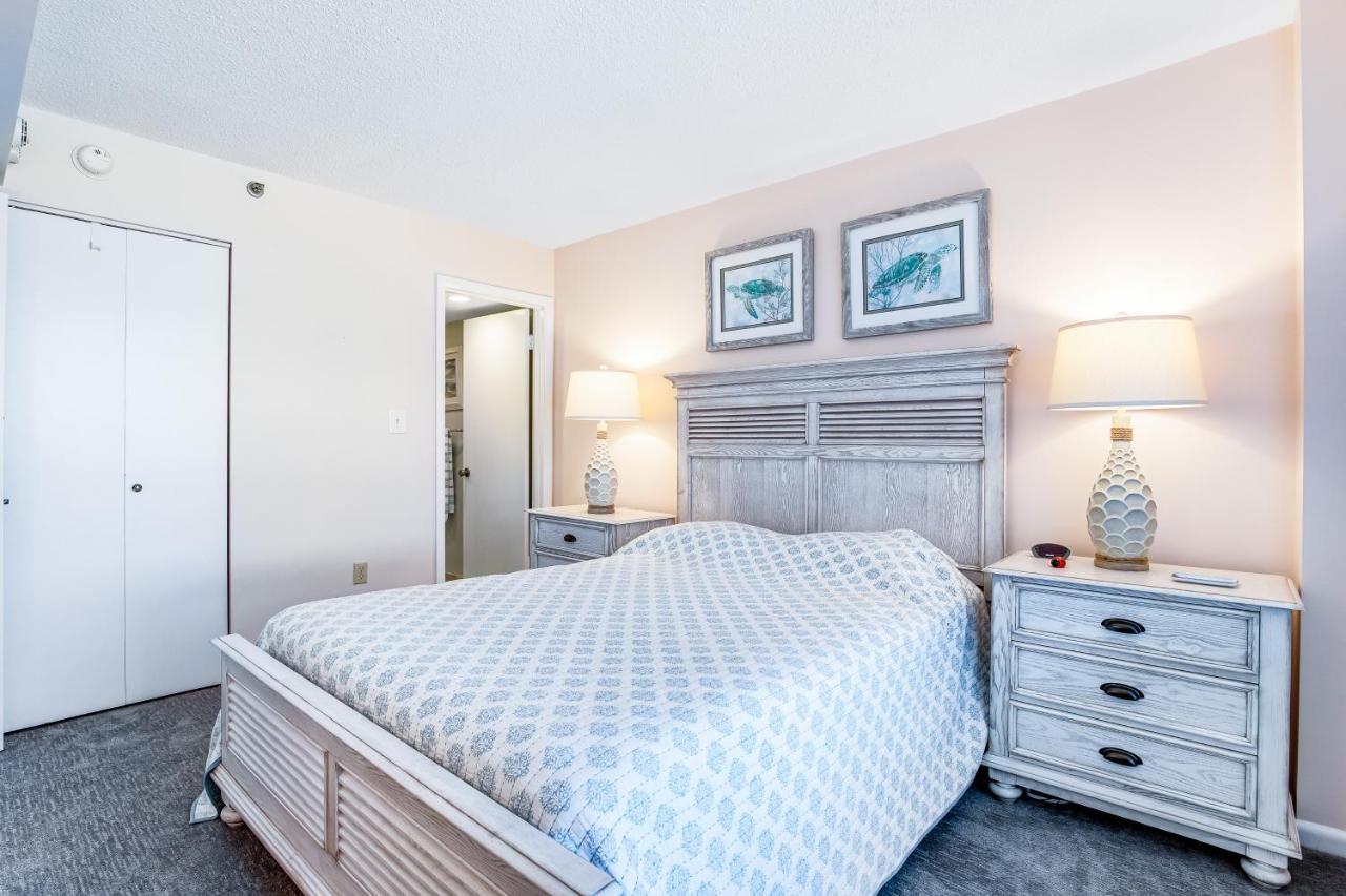 Sea Colony --- 702 Harbour Apartment