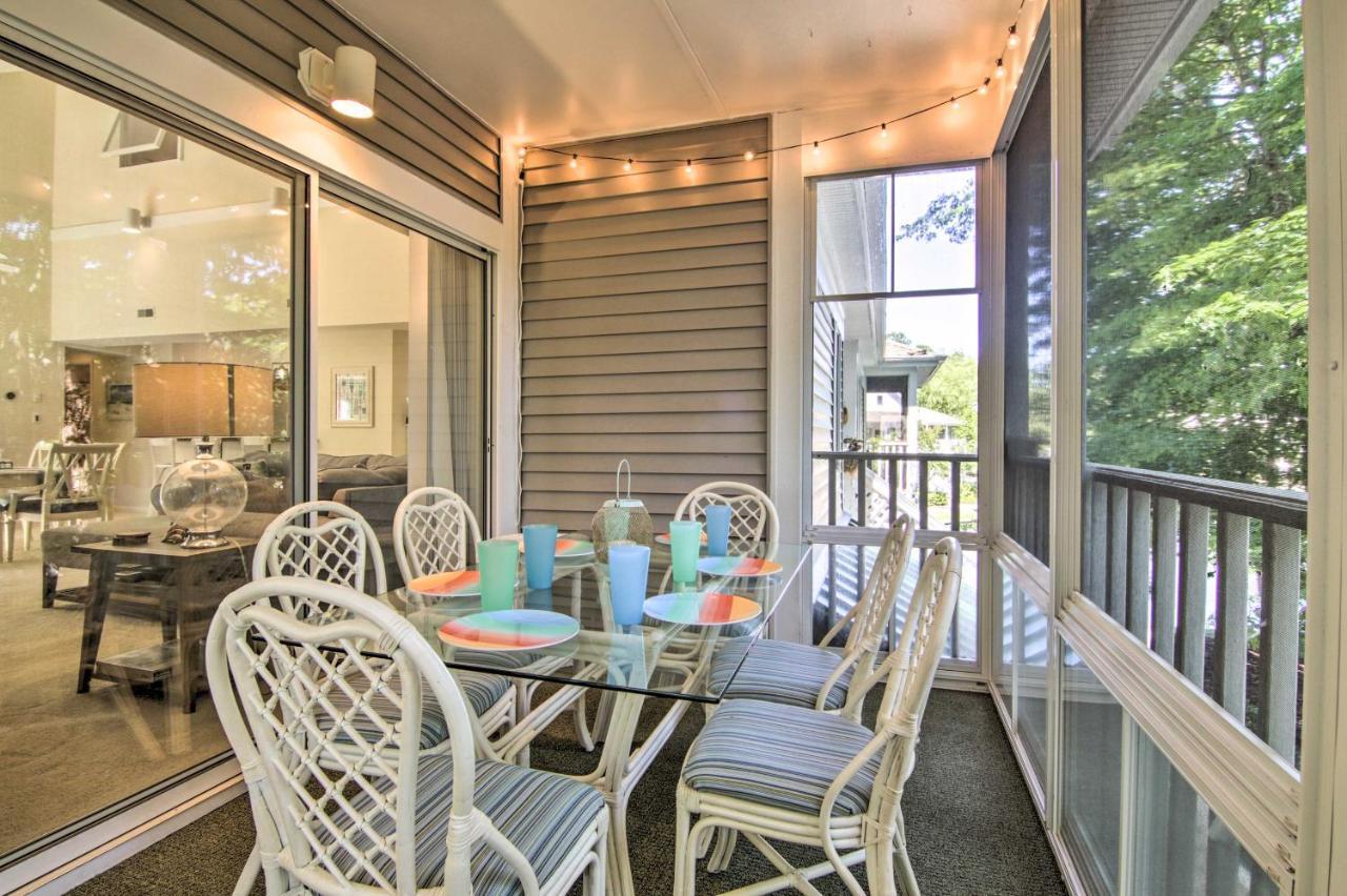 Apartment Sea Colony With Balcony About 1 Mi To Beach!