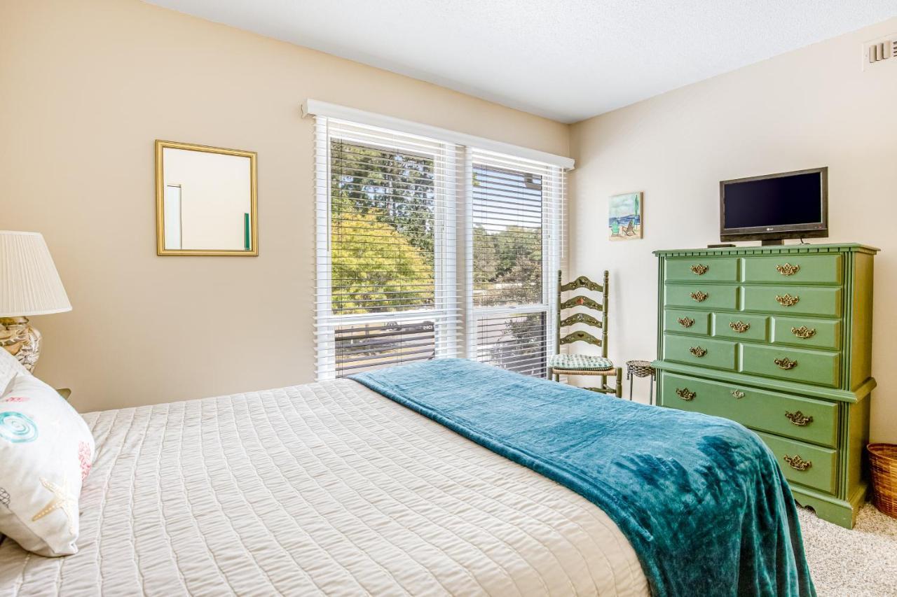 Sea Colony --- 9803 Evergreen Apartment *