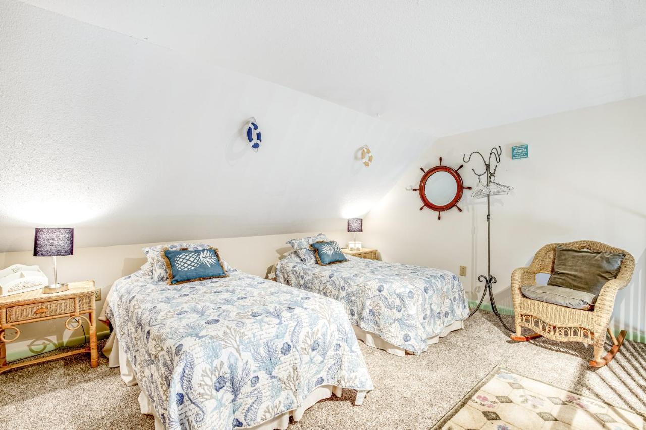 Sea Colony --- 9803 Evergreen *