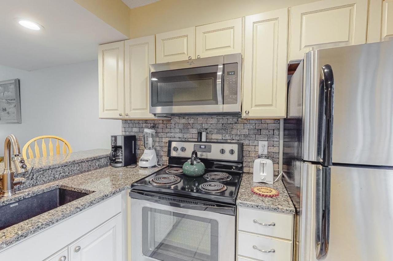 Of Bethany West -- 722c Treetop Holiday home