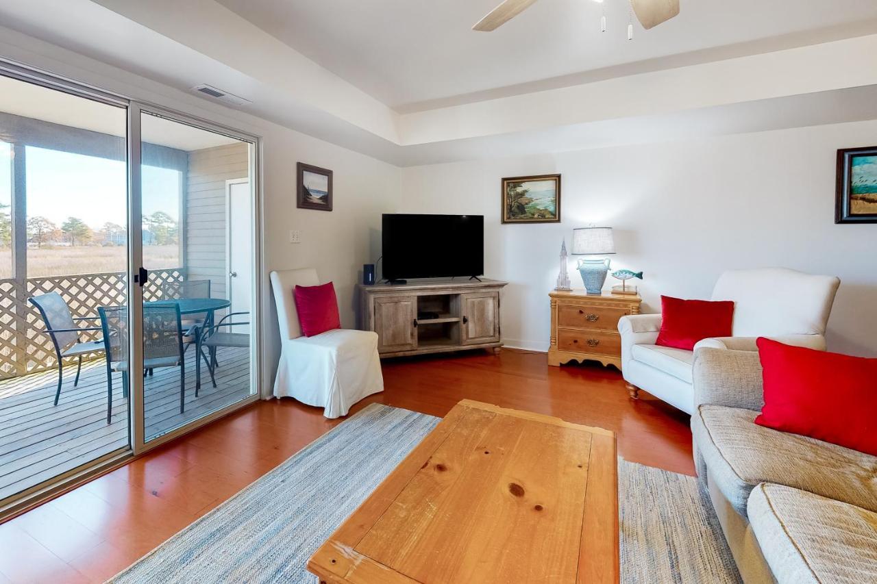 Stewards Watch -- 539c Hudson Holiday home