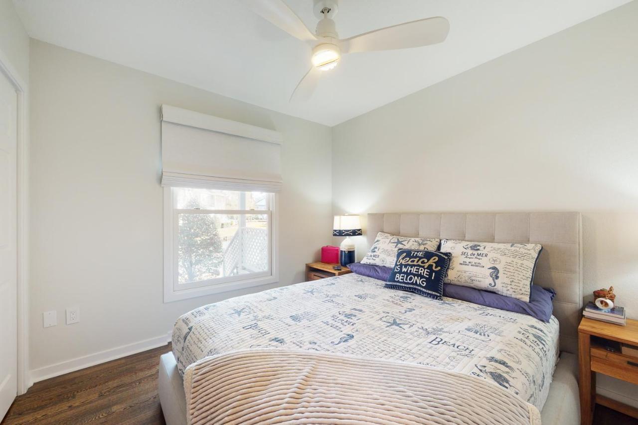 Sea Colony - 19006 Lakeview Court Apartment *