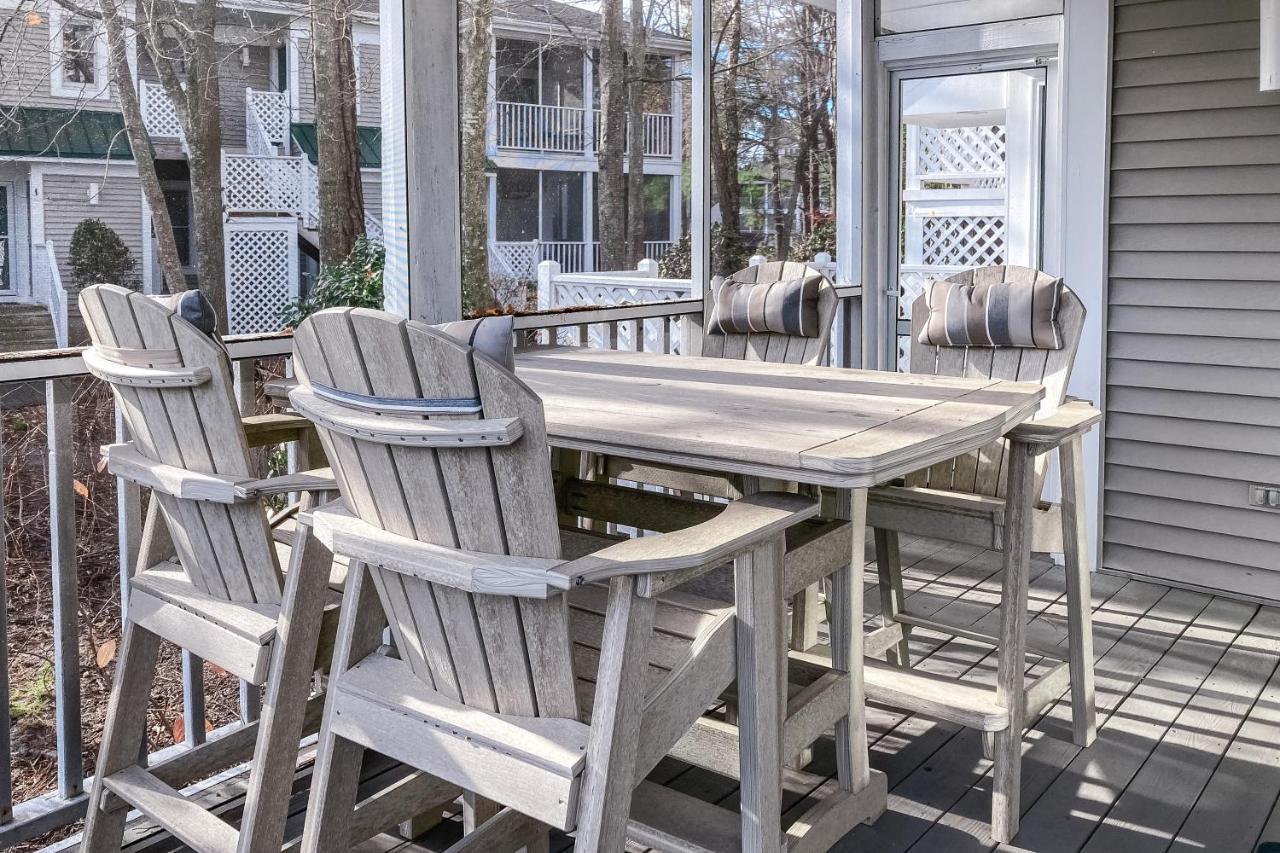 Sea Colony - 19006 Lakeview Court *