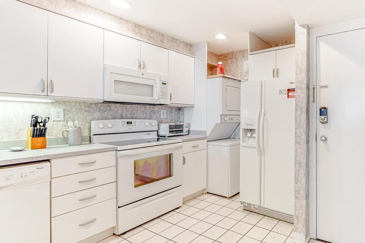 Sea Colony -- 2c Annapolis Garden Apartment *