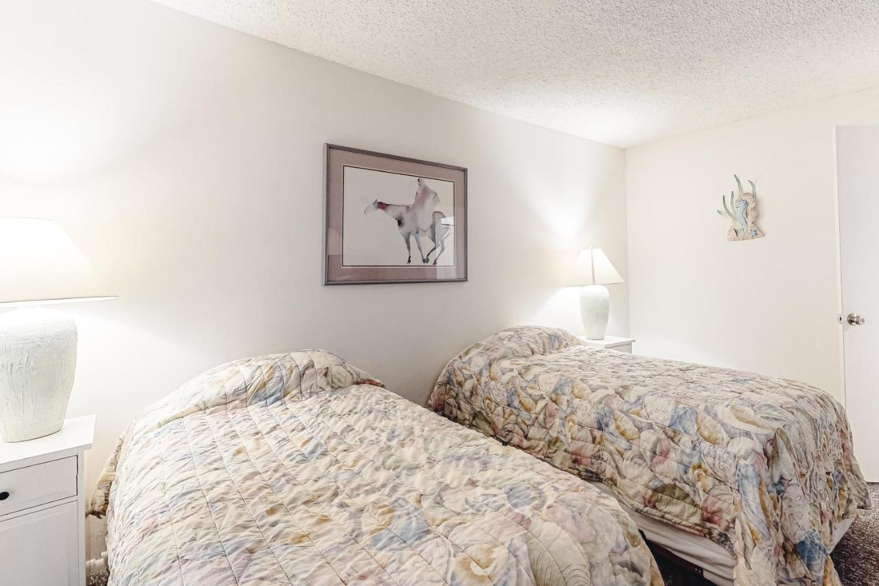 Sea Colony -- 2c Annapolis Garden Apartment