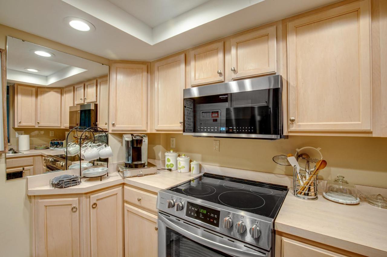 Sea Colony --- 208 Brandywine House Apartment