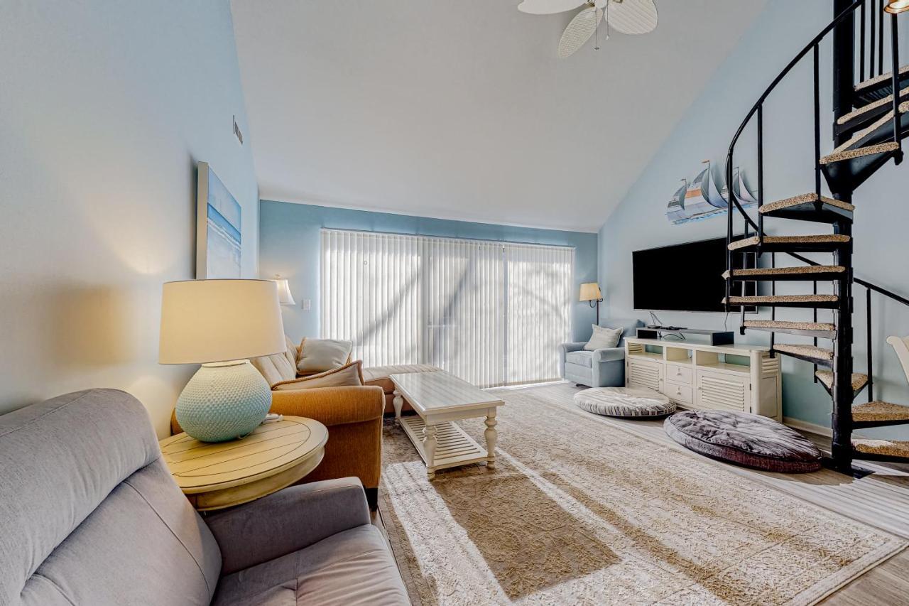 Apartment Sea Colony --- 2403 Round Robin
