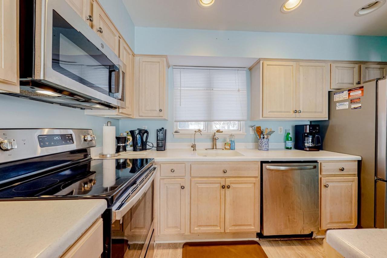 Apartment Sea Colony --- 2403 Round Robin