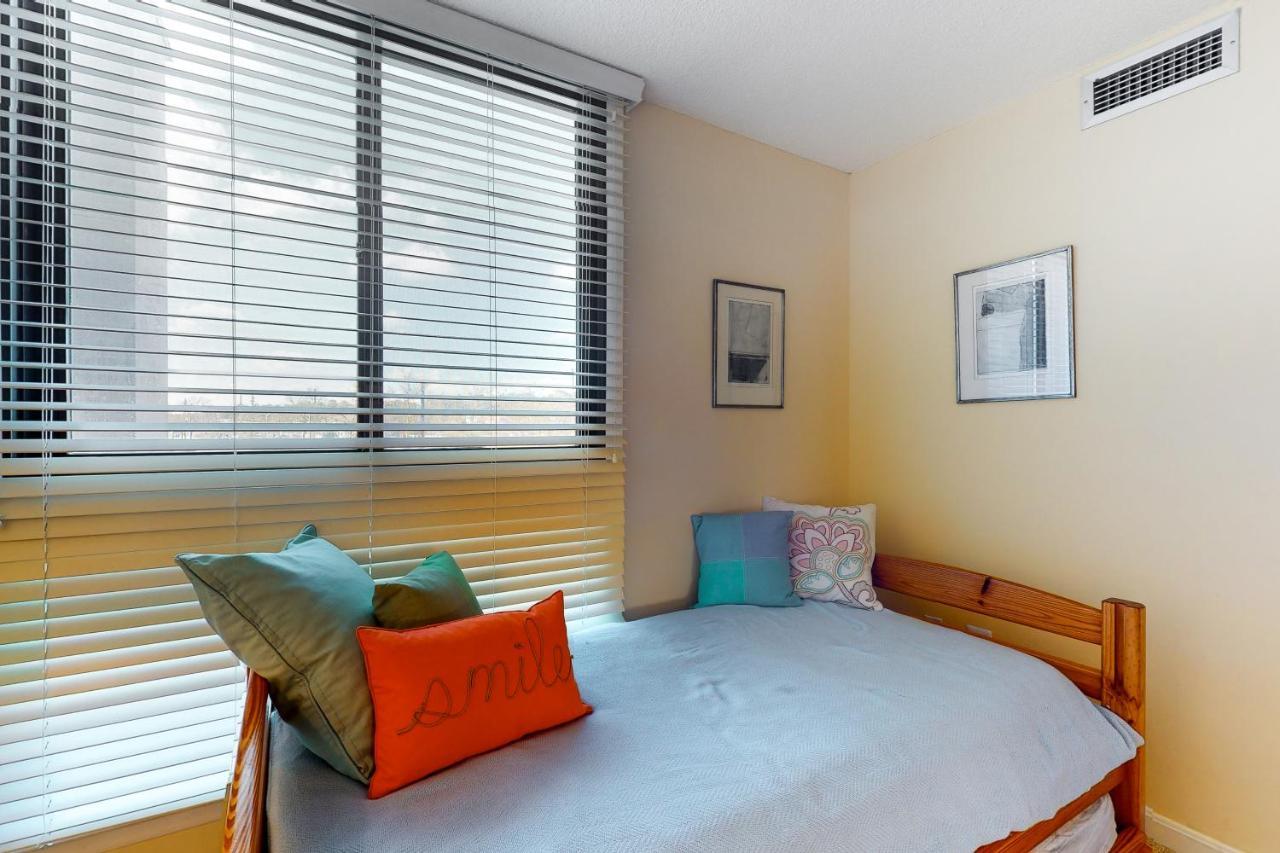 Sea Colony -- 112 Georgetowne Apartment *