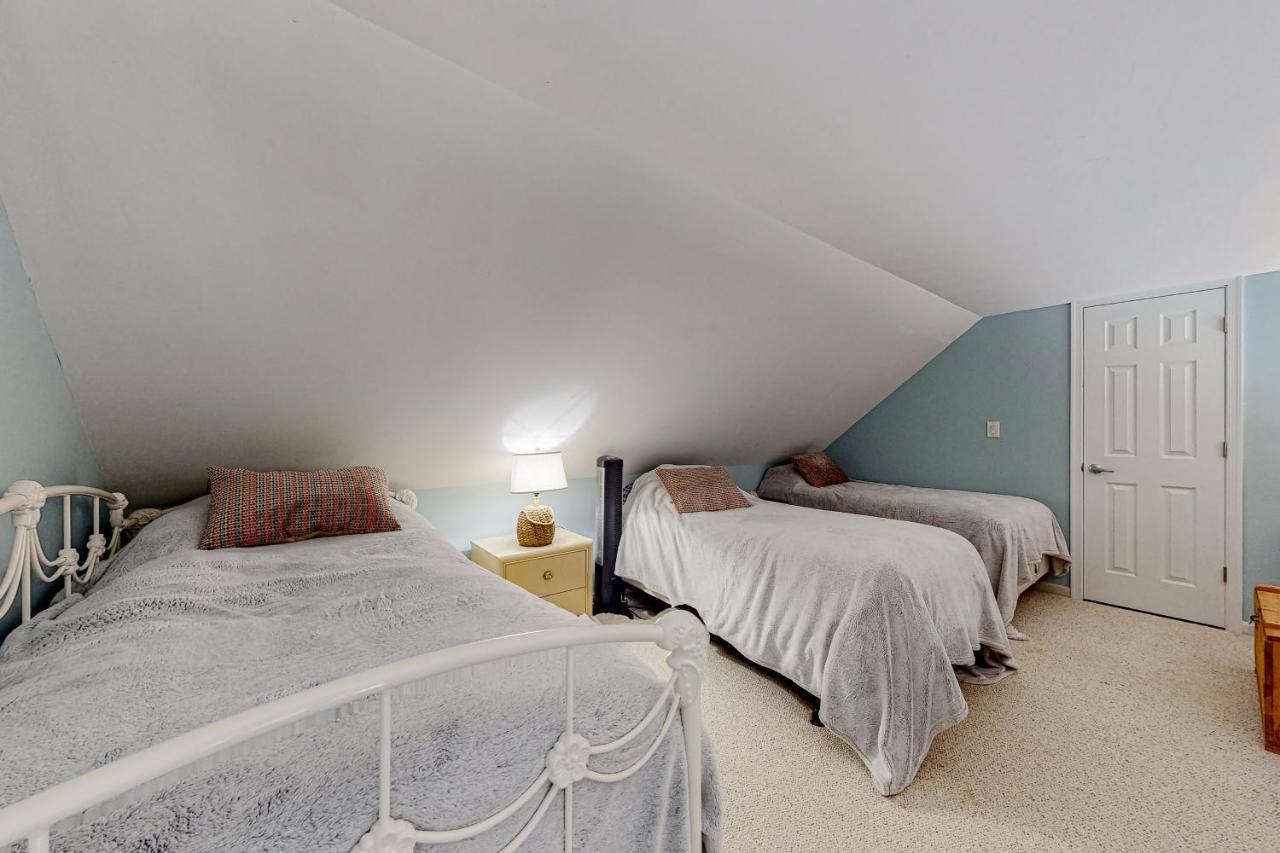 Apartment Sea Colony --- 2403 Round Robin *