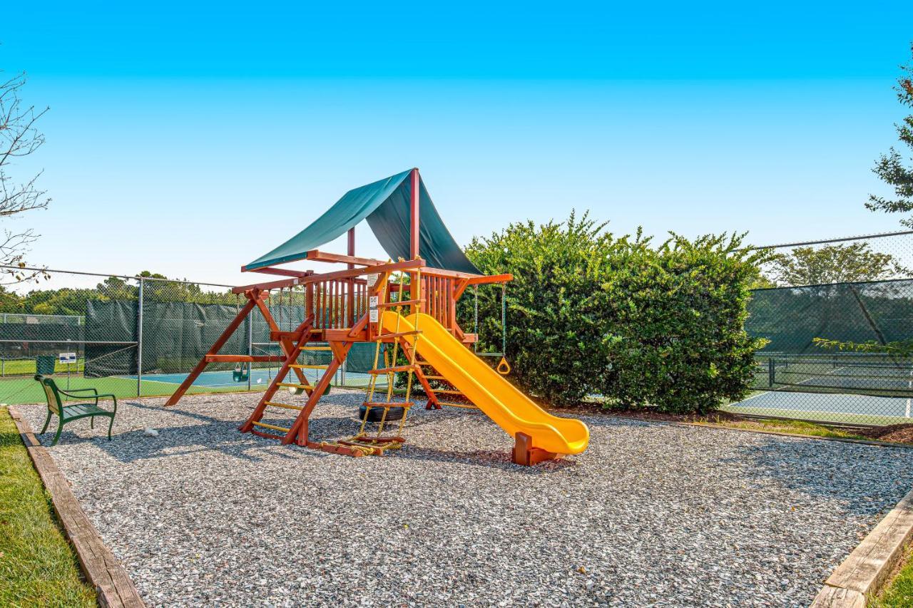 Salt Pond -- 273 Oyster Shell Cove *