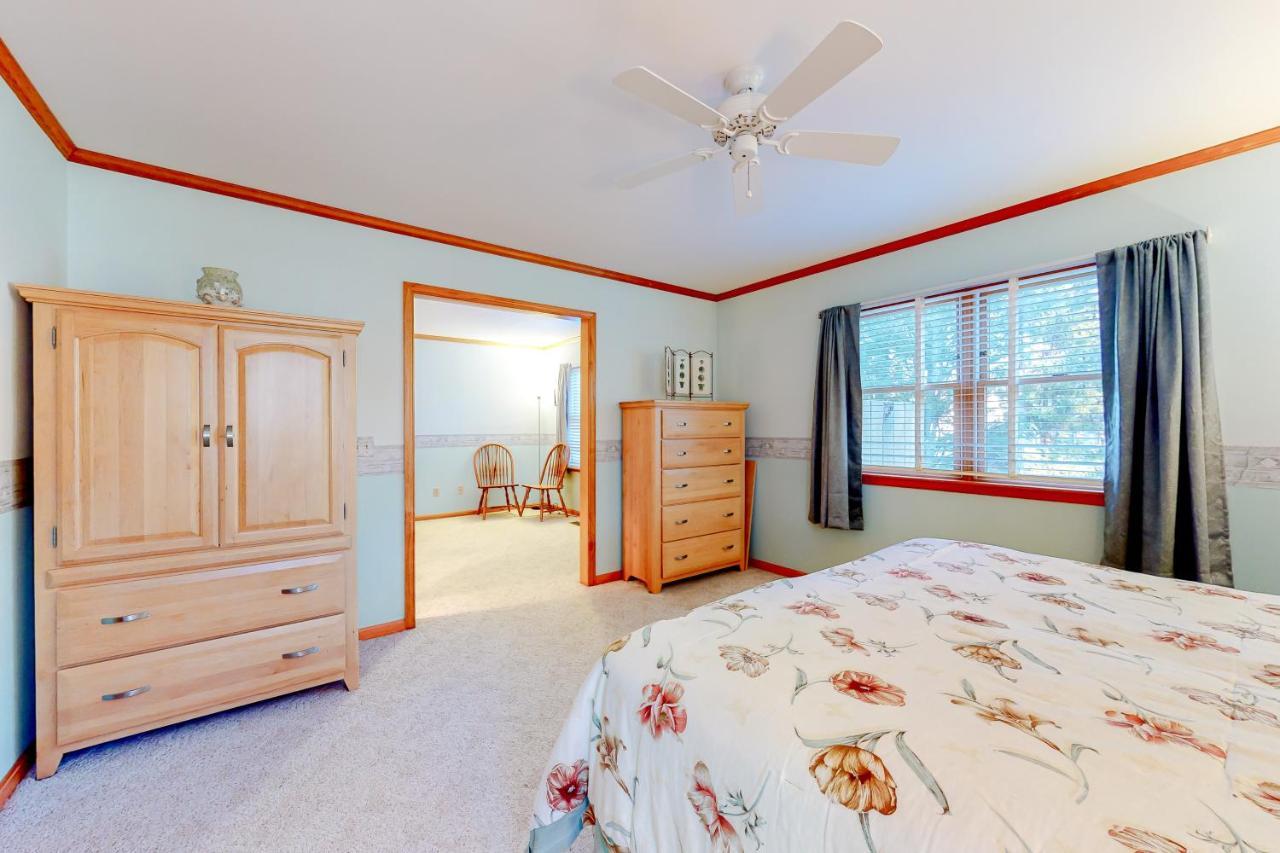 Salt Pond --- 729 Deer Leap Drive *