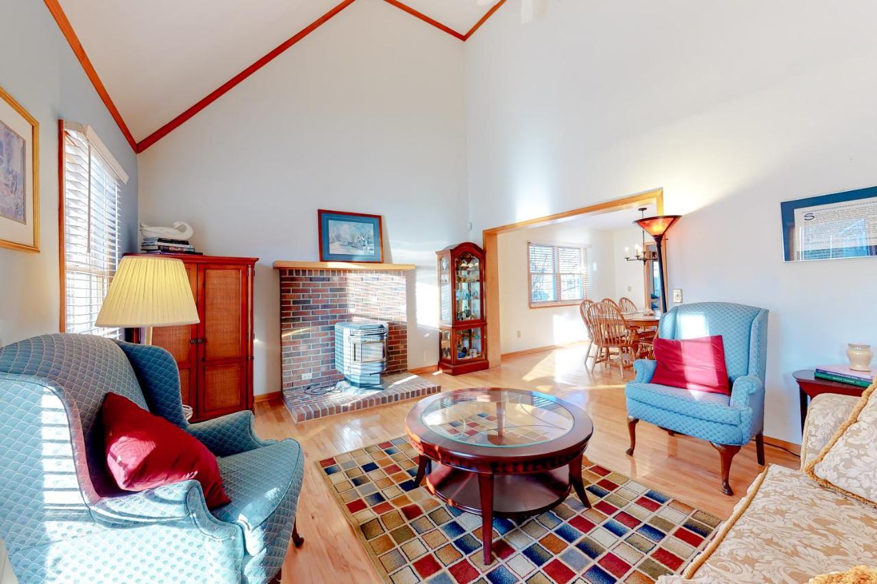Salt Pond --- 729 Deer Leap Drive *