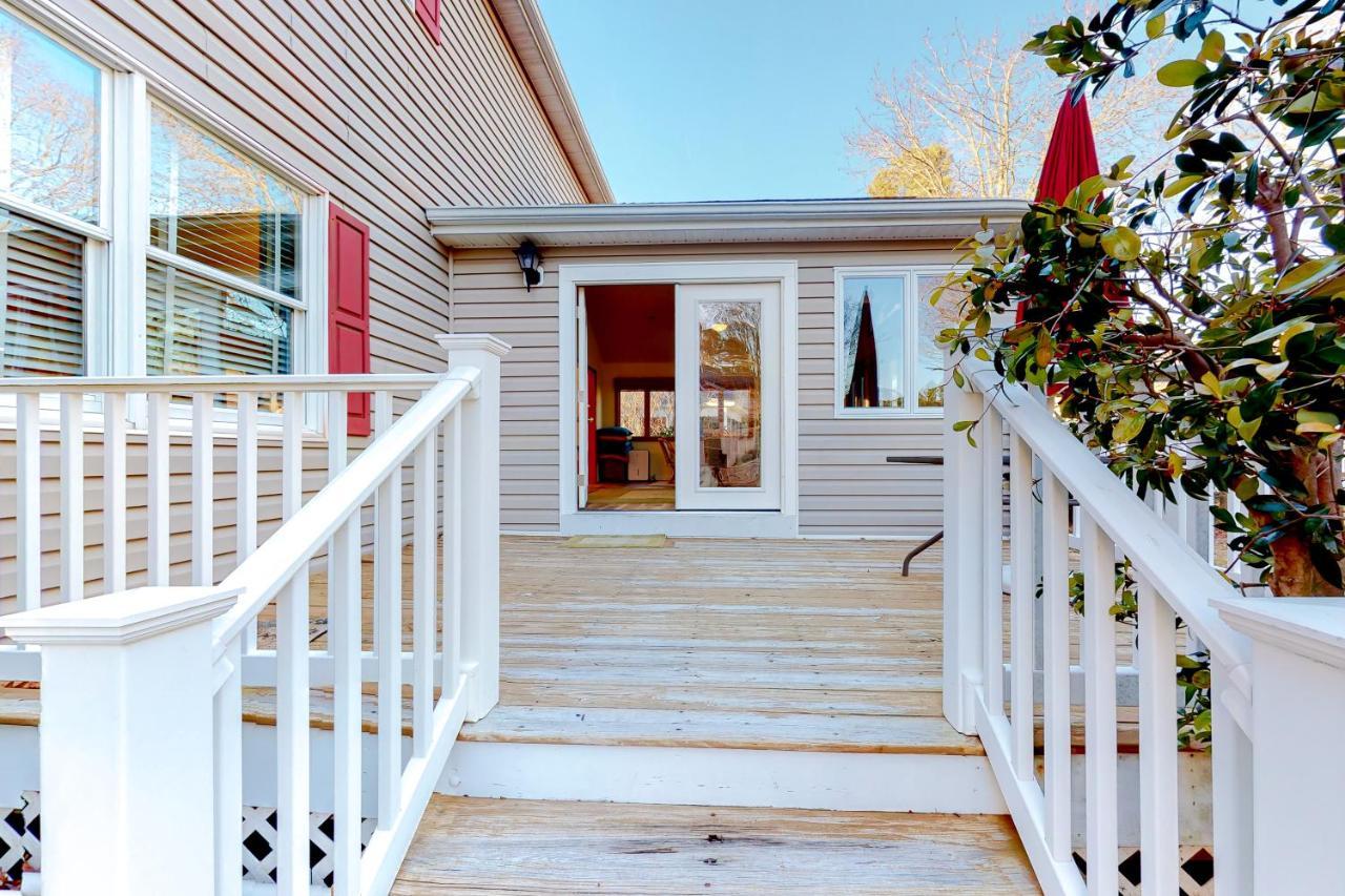 Salt Pond --- 729 Deer Leap Drive Holiday home