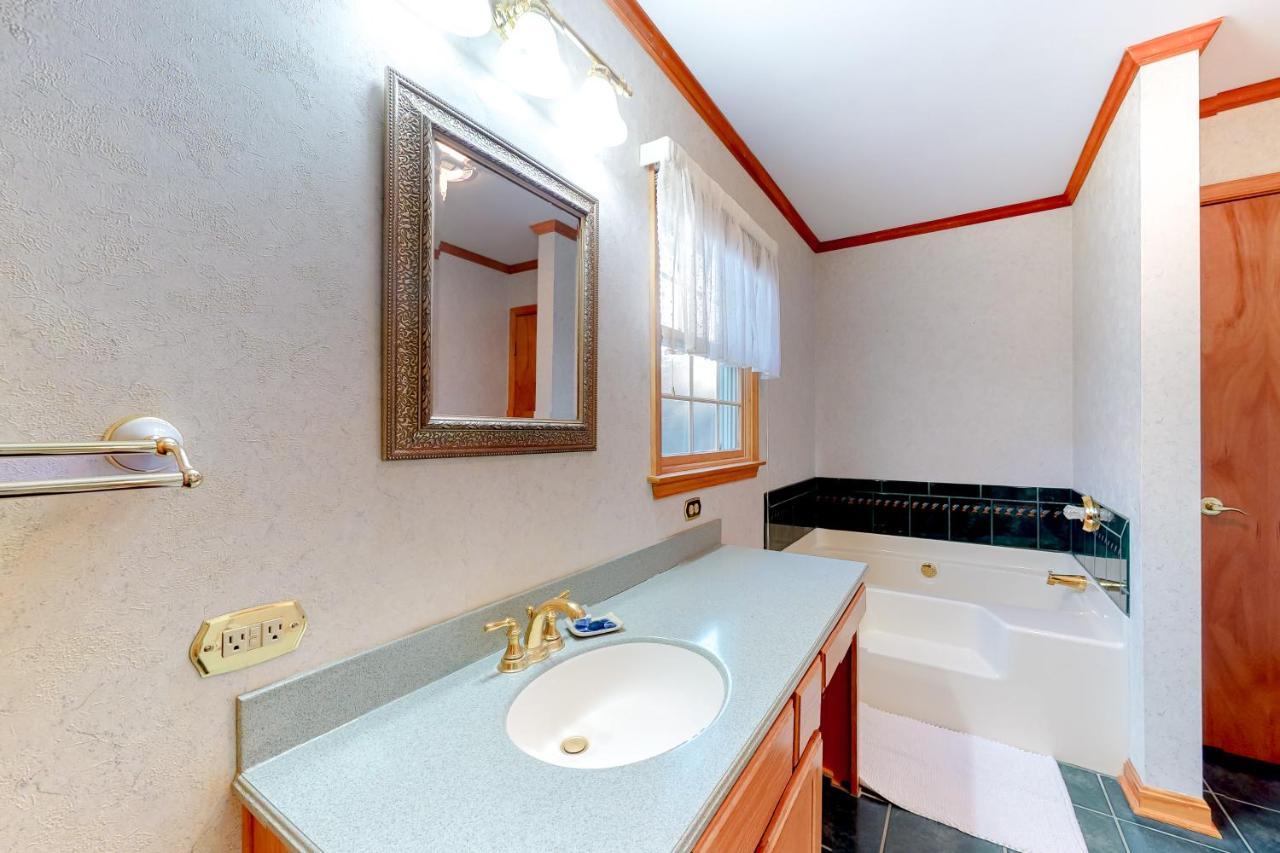Salt Pond --- 729 Deer Leap Drive