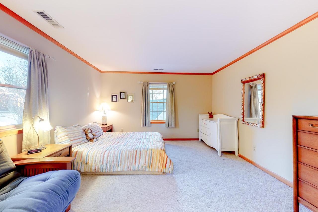 Salt Pond --- 729 Deer Leap Drive *