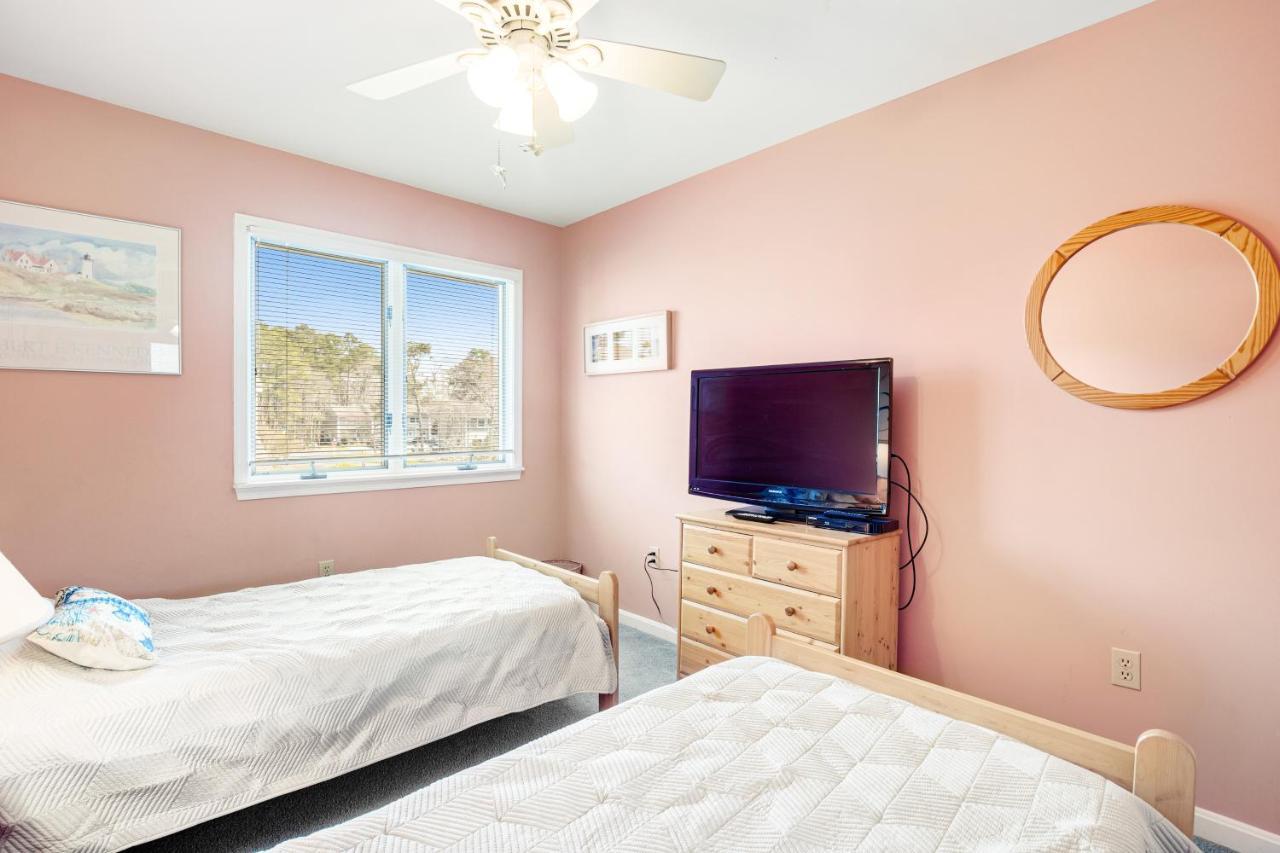 Holiday home Westwood --- 828 Westwood Ave, Unit B