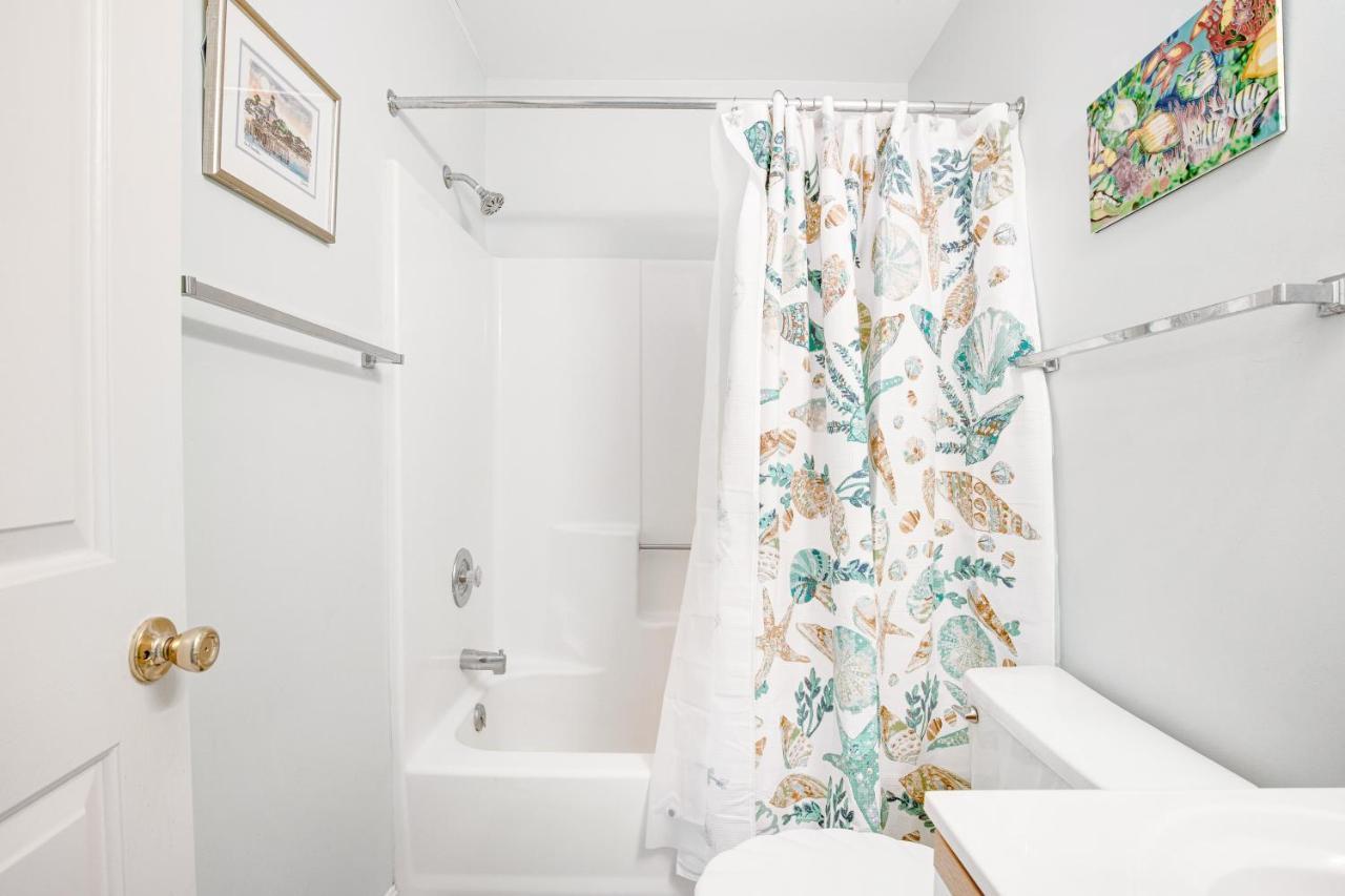 Holiday home Westwood --- 828 Westwood Ave, Unit B *