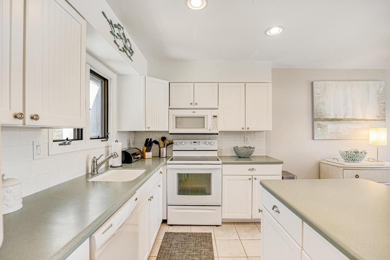 Sea Colony --- 3003c West Ct Apartment *