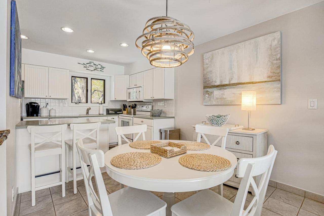 Apartment Sea Colony --- 3003c West Ct