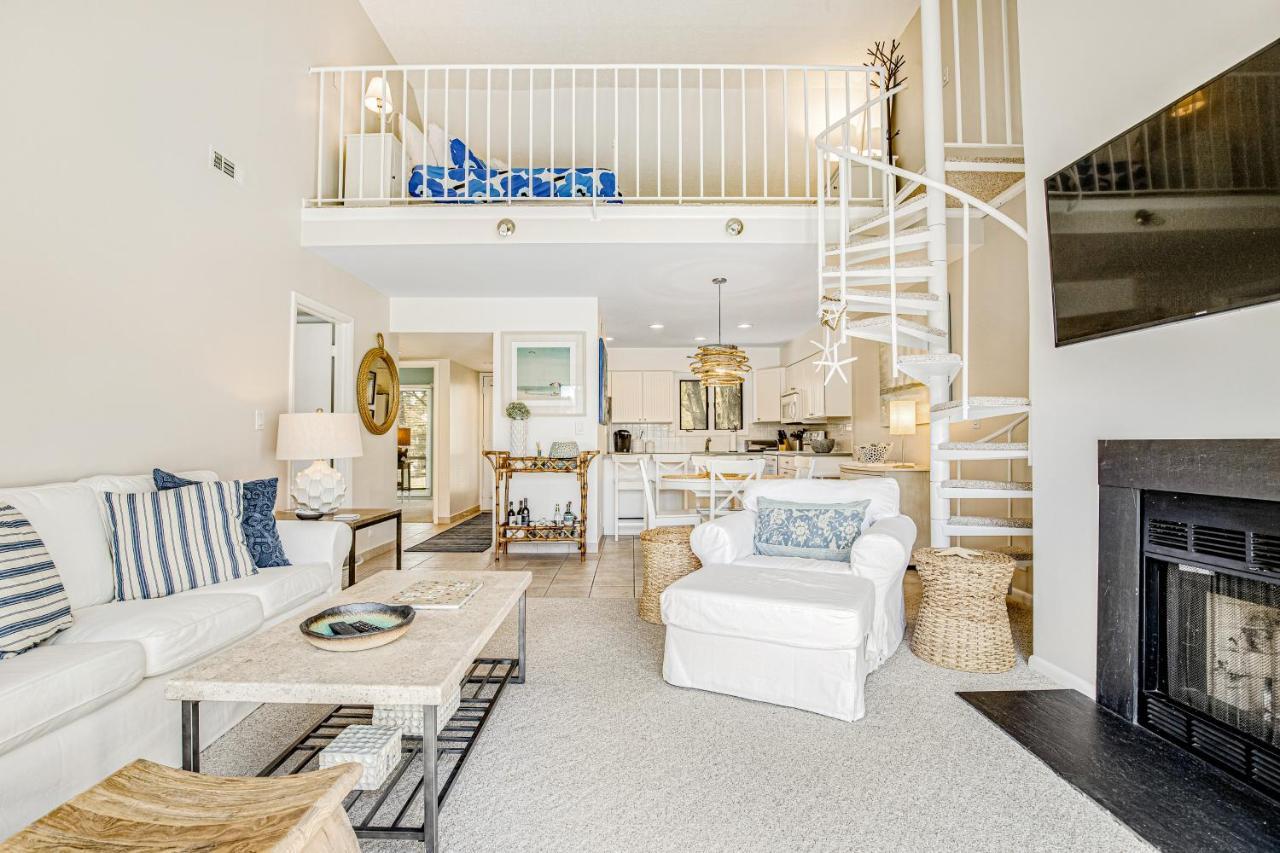 Sea Colony --- 3003c West Ct