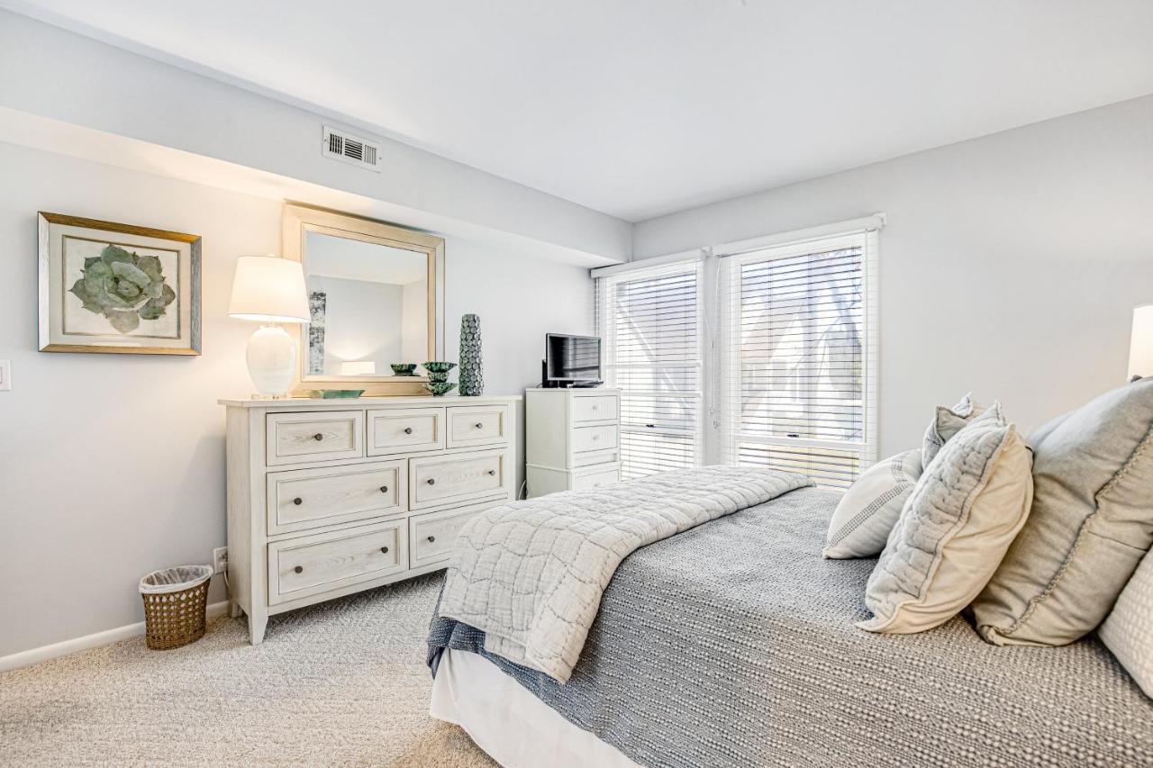 Sea Colony --- 3003c West Ct Apartment