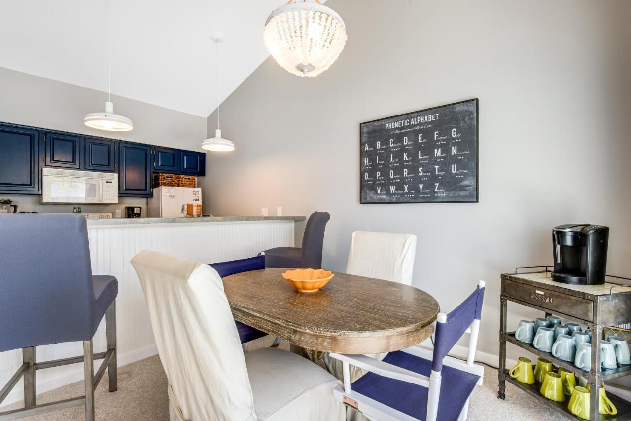Apartment Sea Colony --- 6501 Woodland *