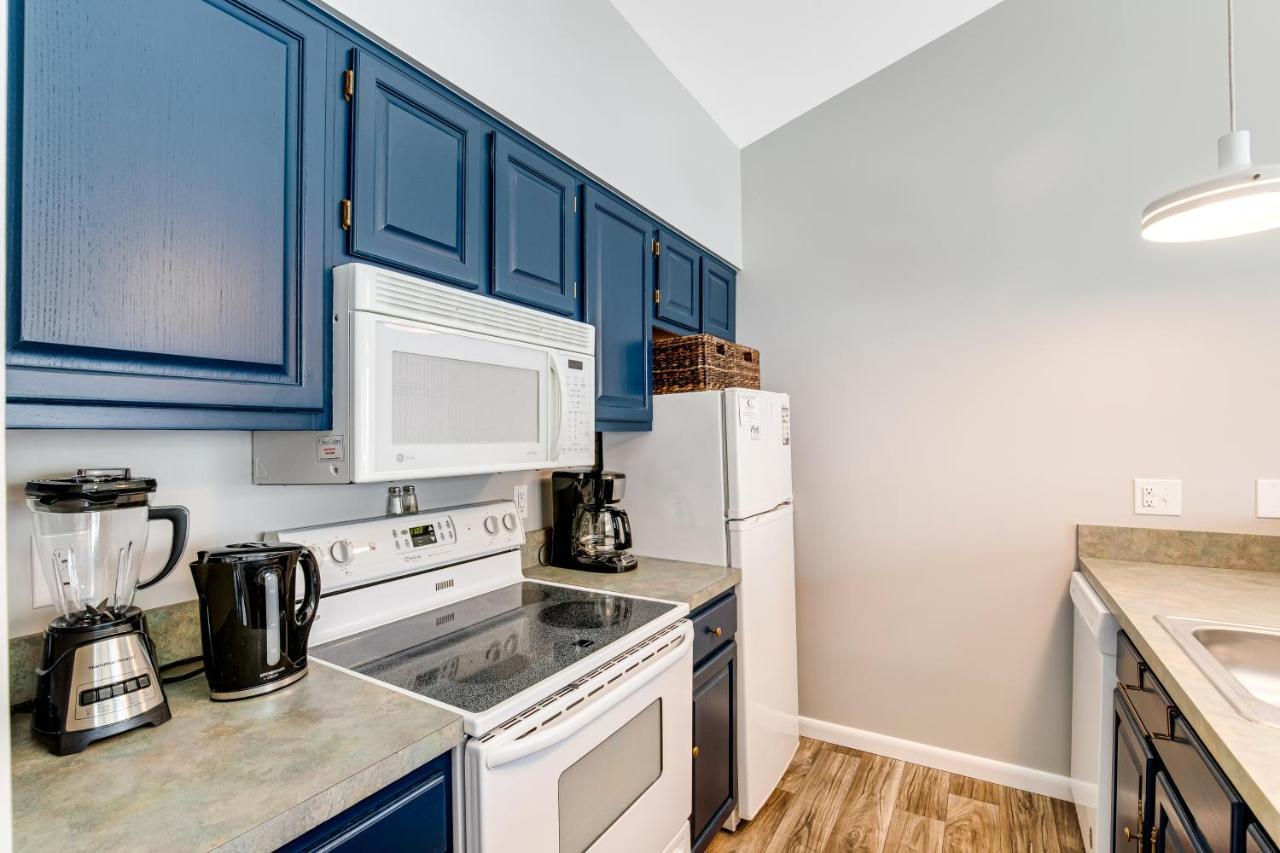 Sea Colony --- 6501 Woodland *