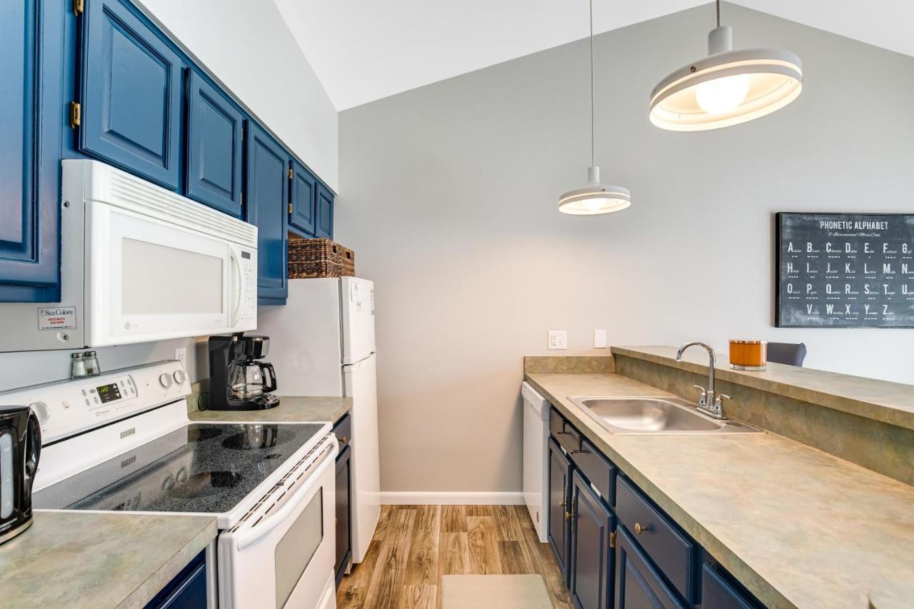 Sea Colony --- 6501 Woodland *