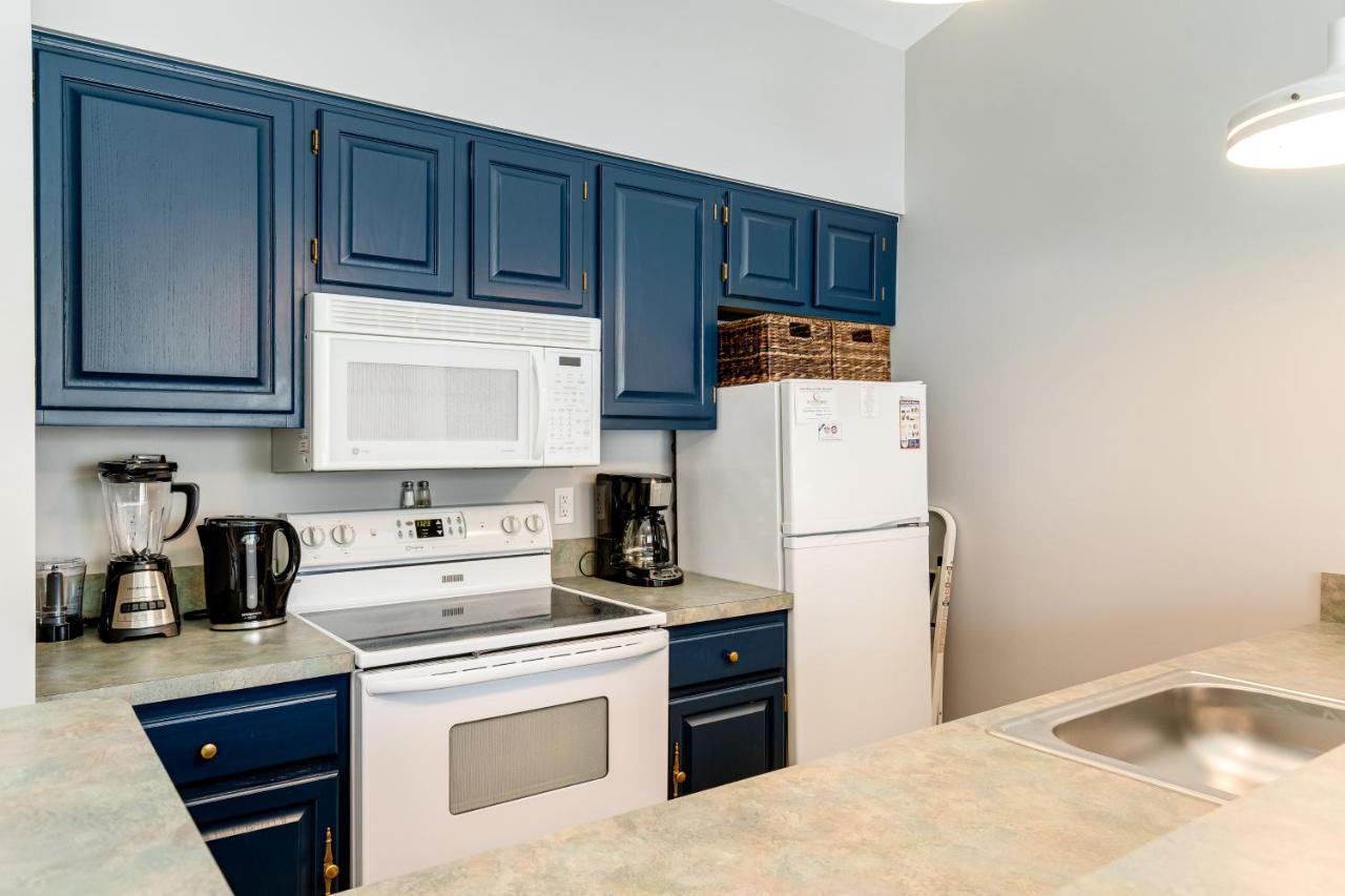 Apartment Sea Colony --- 6501 Woodland