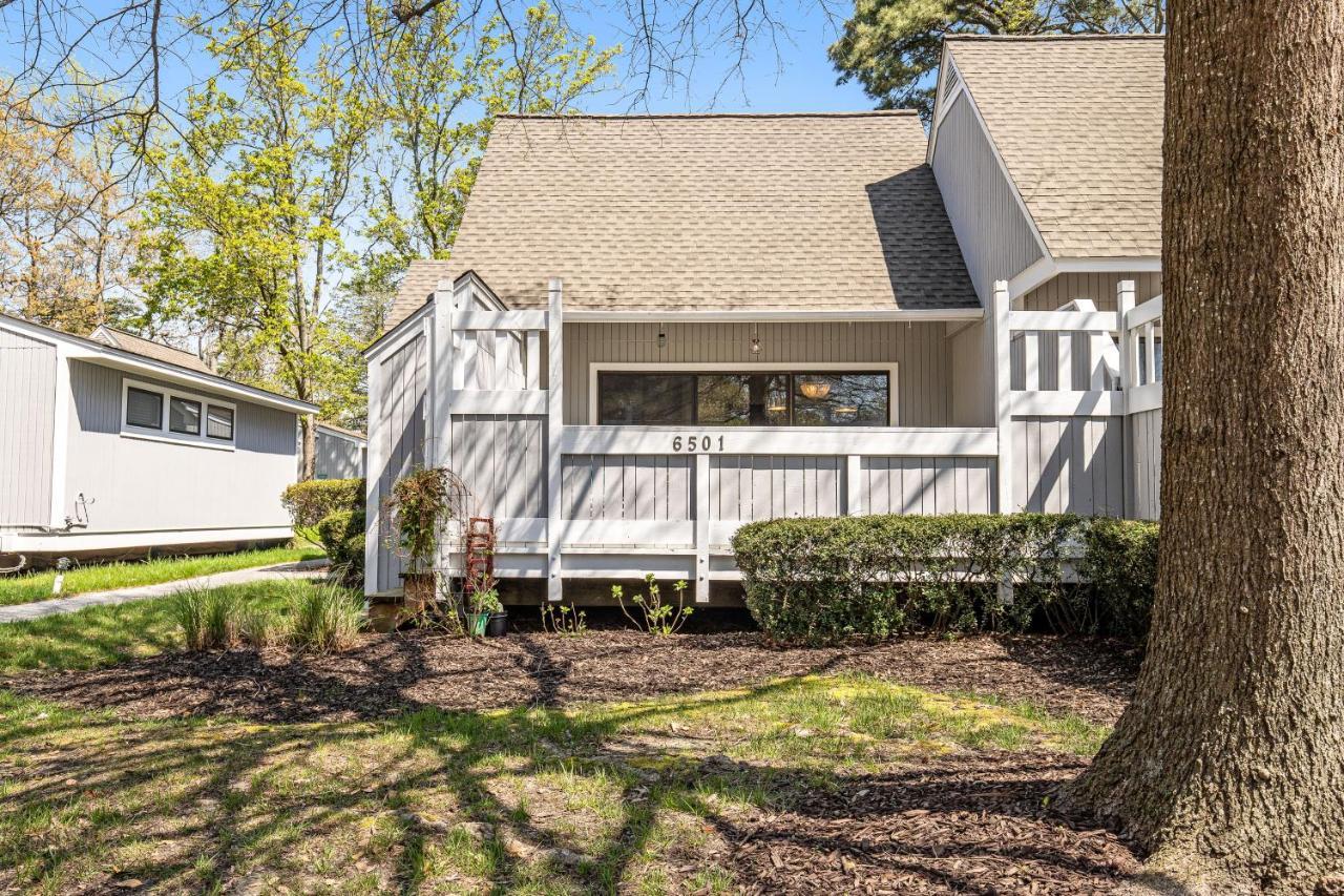 Sea Colony --- 6501 Woodland