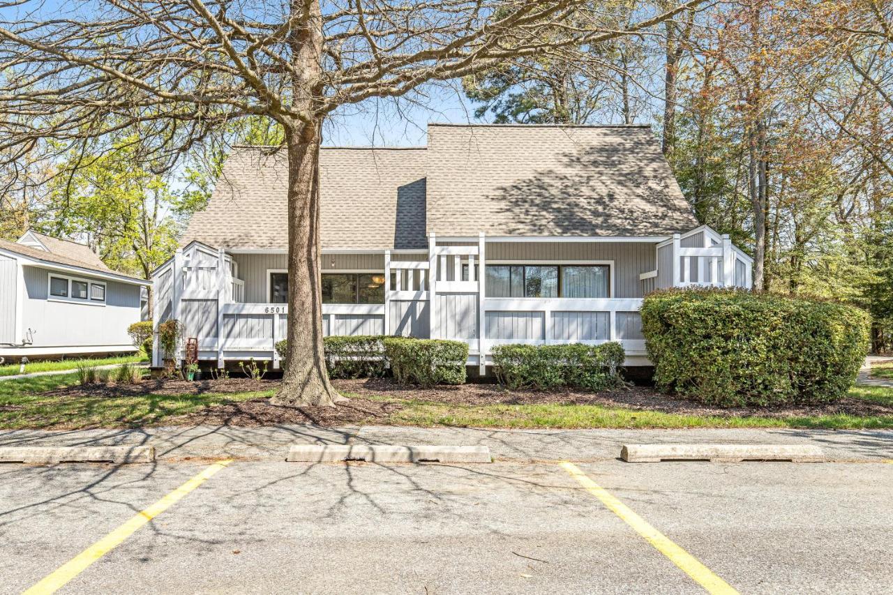 Sea Colony --- 6501 Woodland Apartment *