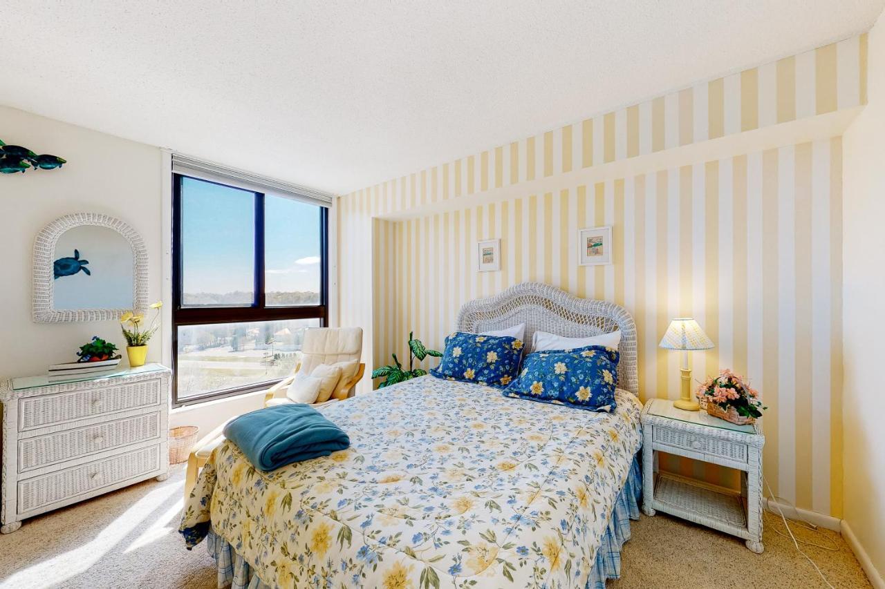 Apartment Sea Colony -- 812 Harbour House